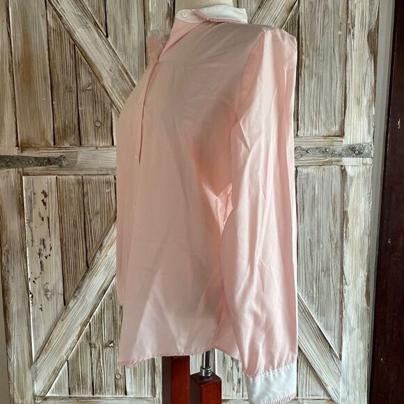Vintage Lady VanHeusen Pink Button Down Shirt EUC - Picture 1 of 9